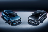 ミドルクラスSUVの「Q4 e-tronコンセプト」（左）と「Q4スポーツバックe-tronコンセプト」（右）。