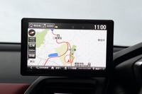 「S660モデューロX」の発売と同じタイミングで、「S660」全車にカーナビがオプション設定された。