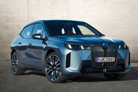 ちなみにドイツ本国では、2025年1月にお化粧直しをしたマイナーチェンジ版の「BMW iX」が発表されている。