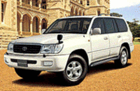 トヨタ、「ランクル100系」に撥水ガラス等を採用