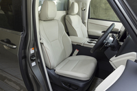 前席にはヒーターとベンチレーション機能を装備。リラクゼーション機能は後席のみに備わっている。