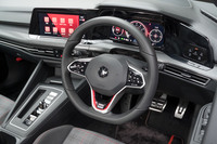 「フォルクスワーゲン・ゴルフ」に新型「GTI」登場　初代から受け継がれる伝統のスポーツモデルの画像