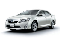 「カムリ」、「SAI」、「プリウスα」の7人乗り車の属する「HV3クラス」の基本料金は、12時間までが1万3650円、24時間までが1万7325円。