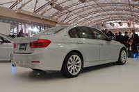 BMW 3シリーズのPHVバージョン、日本上陸の画像