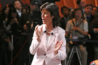 プレスブリーフィングでは、スマートブランドのアネット・ウィンクラーCEOが登壇した。