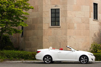 寸法上は、ベースとなるセダン「IS」より（ルーフを閉めた状態で）50mm長く、15mm低くなった。全幅およびホイールベースは変わらない。