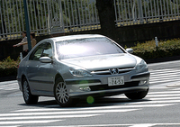 プジョーのトップレンジ「607」