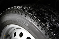 ミシュランの新開発スタッドレスタイヤ「X-ICE XI3（エックスアイス エックスアイスリー）」。2012年9月1日に販売がスタートした。
