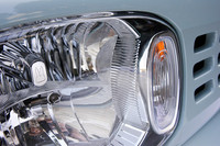 フロントランプの中にうさぎが。ほかに、テールランプ、リアエンブレム、ステアリングホイールなどにもうさぎが隠れている。