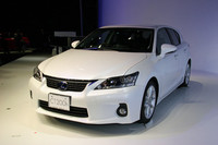 「レクサスCT200h」。写真は、上級グレードの「バージョンL」。