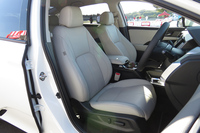 新型燃料電池車のフロントシート。