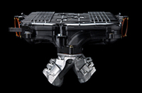 
	こちらは左右対称のツイン吸気システム。
	 