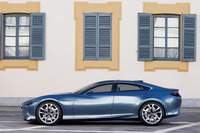 マツダのデザインテーマ“魂動－Soul of Motion”を最初に体現したコンセプトカー「マツダ靭（SHINARI）」（2010年）。