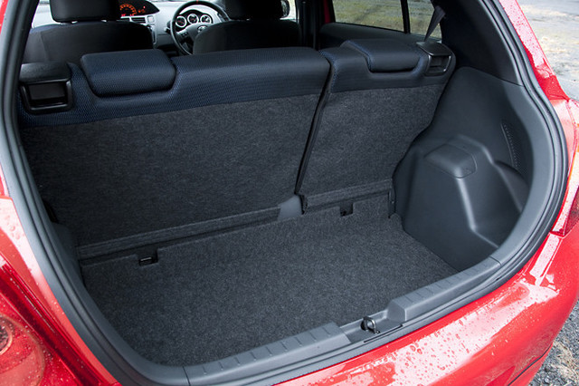 トヨタ ヴィッツ Trdターボm Ff 5mt 試乗記 逆レトロ カー Webcg