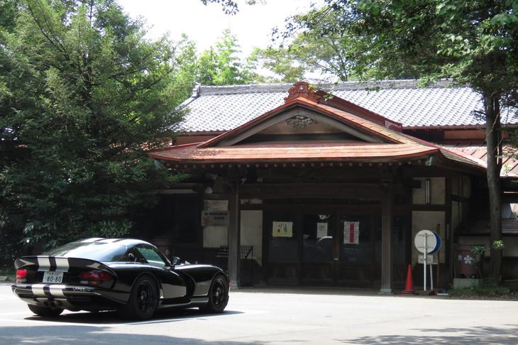 いつぞや訪れた東京・国立の谷保天満宮。お茶屋さんの、アルコールが入っていない（飲んでも運転できる）甘酒が大変美味であった。今でも売っているかな？