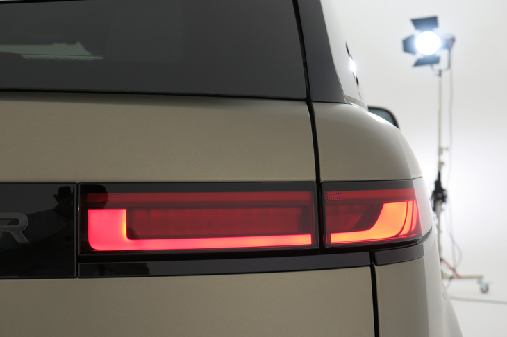 レンジローバー・スポーツSVエディションワン（テールランプ）