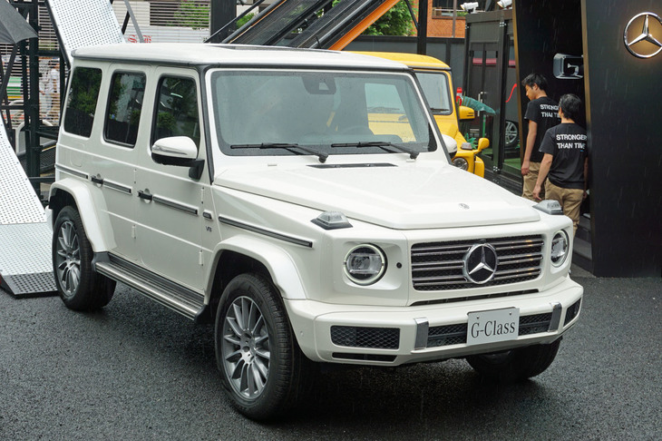 Aピラーからルーフサイドを通ってリアに抜ける黒いトリムやホイール付近のモールは、役に立つ部品ではないが、取り払ってしまうと「Gクラス」に見えなくなってしまうとベルンハルト氏は語る。