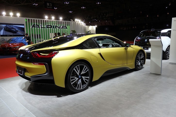 BMW i8
