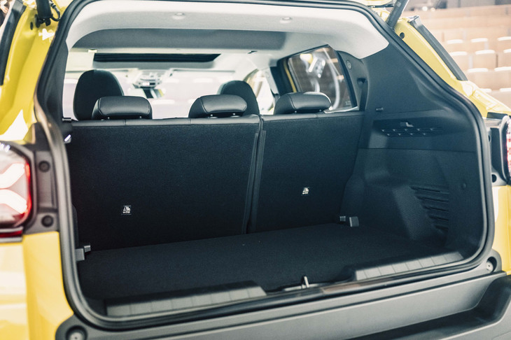 ジープ・アベンジャー ローンチエディション（荷室）