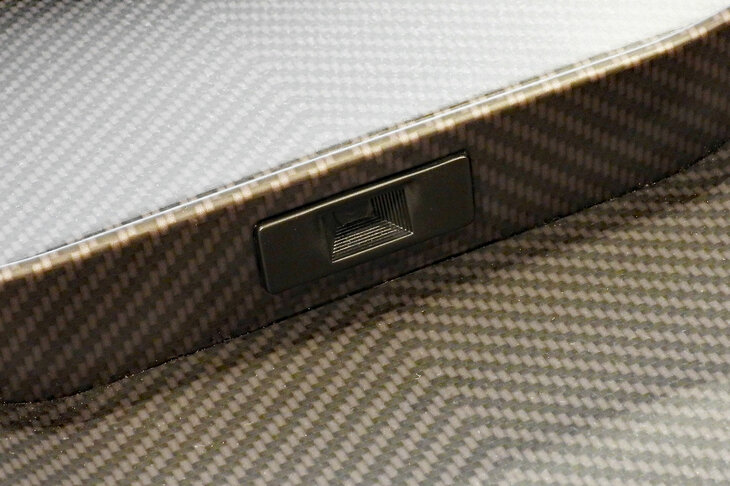 アストンマーティン・ヴァリアント（バックカメラ）