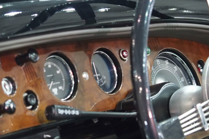 アルヴィス4.3リッター バンデンプラ ツアラー（2020年）／ザ・アルヴィスカーカンパニー