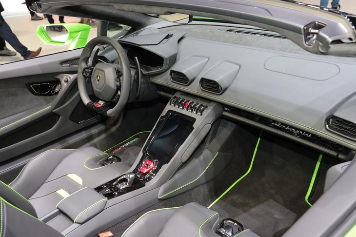 ランボルギーニ・ウラカンEVOスパイダー