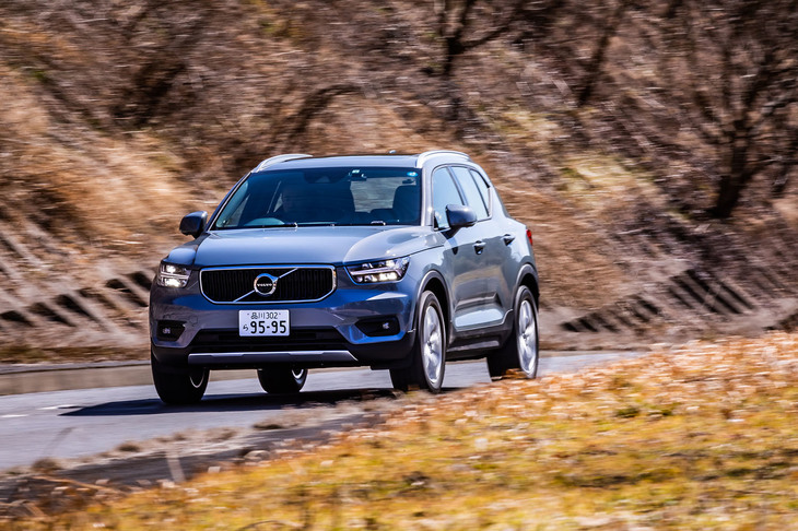 「XC40」は、ボルボの小型車専用プラットフォーム「CMA（コンパクト・モジュラー・アーキテクチャー）」の初採用モデル。CMAは当初から電動化を想定しており、最新のBEV「C40」にも用いられている。