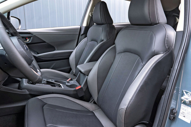 フルモデルチェンジでシートも進化。肩の部分をよりしっかりサポートするようになり、ランバーサポートも装備された。