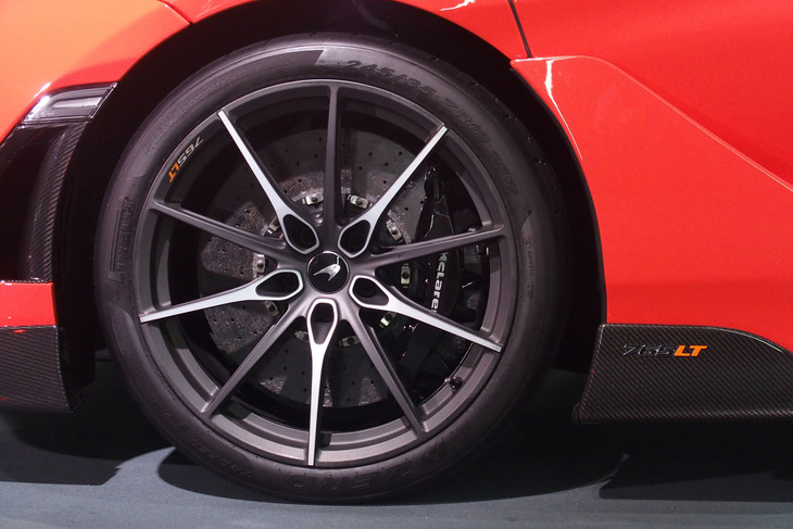 マクラーレン765LT（タイヤ＆ホイール＜前＞）