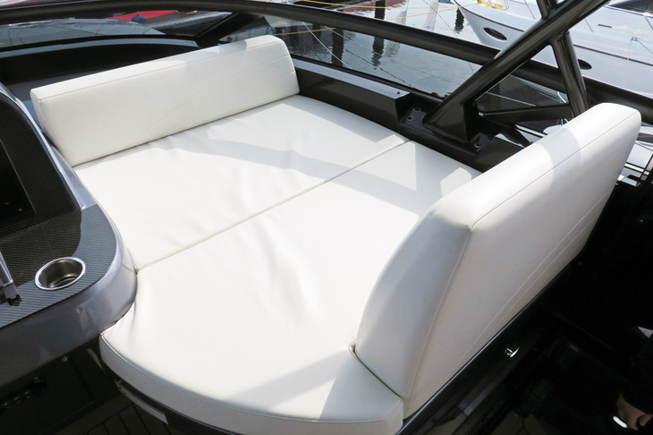 レクサスLY650（ブリッジ）