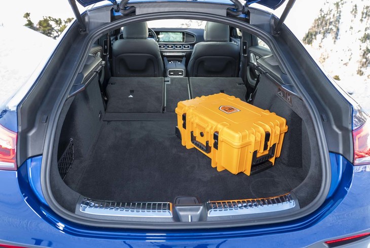 ラゲッジスペースの容量は655リッター～1790リッター（先代モデルは650リッター～1720リッター）。フロア高が下がったほか、開口幅も広くなっている。
