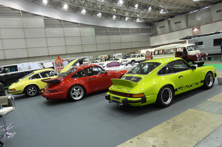 「オートモビル カウンシル2024」の会場より、WINS AUTOの展示ブースの様子。