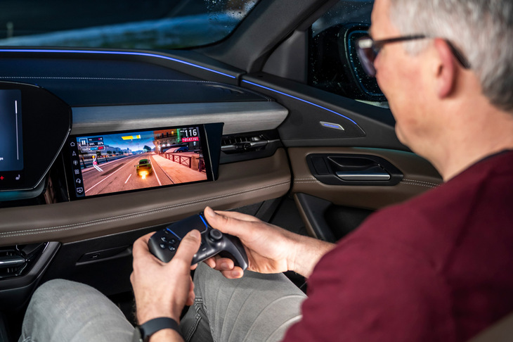 最近はアウディやBMW、レクサスなどが「車載インターフェイスでゲームができます！」「クルマの操作系でゲームができます！」とアピールしているが、そんな機能、ホントにいる？
