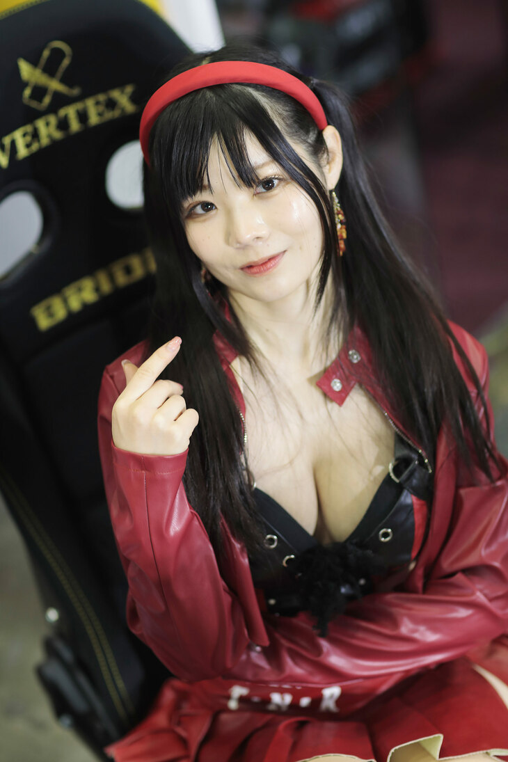 VERTEXブースの喜瀬咲るりさん