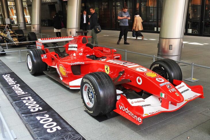 2005年にミハエル・シューマッハとルーベンス・バリチェロがドライブした「フェラーリF2005」。