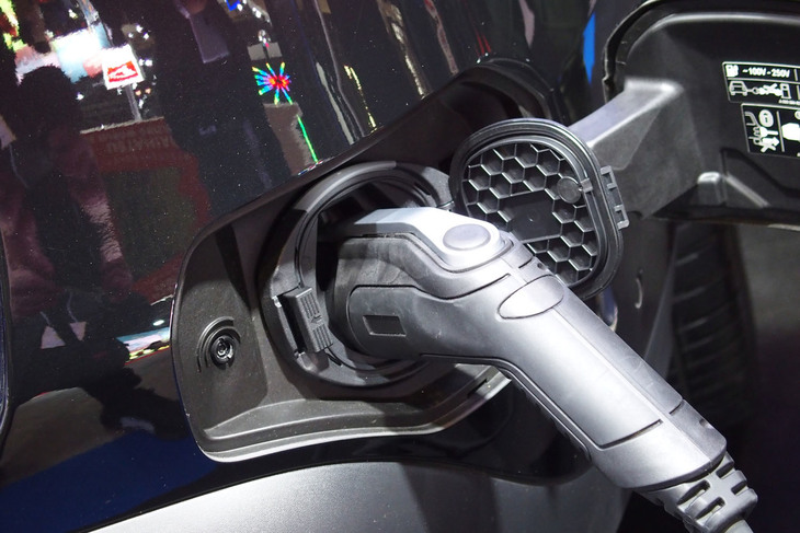 メルセデス・ベンツEQC400 4MATIC