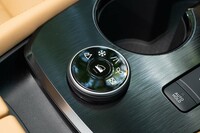 ドライブモードは「オート」「スポーツ」「エコ」「スノー」「オフロード」の全5種類。