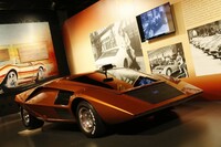 「ランチア・ストラトス ゼロ」（1970年）。同じく2019年のMAUTO企画展で。