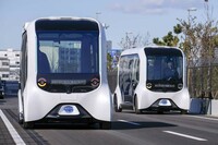 「レベル4」といえば、東京オリンピック2020に合わせて開発された、トヨタの自動運転型次世代EV「e-Palette（eパレット）」も記憶に新しい。写真は2020年12月、試験運行中のeパレット。