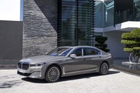 「BMW 7シリーズ」のマイナーチェンジモデルは、2019年1月に独BMW本社内のBMWヴェルトでお披露目された。