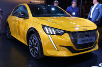 新型プジョー208