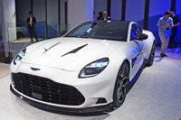 ベネチアでの発表に合わせ、「ヴァンキッシュ」は日本でもひっそりとお披露目されていた。アストンマーティンが、日本の顧客＆マーケットをいかに大事にしているかがわかる。