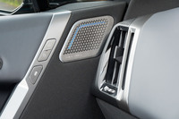 インテリアの仕様は3種類から選択可能で、試乗車には「インテリアデザインM Sportブラック／アトラスグレー」と呼ばれるコーディネートが用いられていた。トリムについては、いずれの仕様もダークシルバーとなっている。