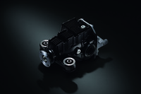 スーパー耐久参戦車両のほかワンメイクレース参戦用グレード「カップカー ベーシック」も採用する冷却フィン付きリアデファレンシャルケースも装備。過酷な走行条件下でもデフオイルの温度上昇を抑制する。