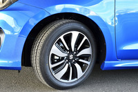 タイヤサイズは前後とも185/55R16。