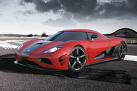 「ケーニグセグ・アゲーラR」
    ケーニグセグは1994年にスウェーデンで設立された自動車メーカーで、「アゲーラ」は2011年から販売されている。5リッターV8ツインターボエンジンを搭載し、高出力版の「R」では馬力とトルクがともに1000を超える数値となっている。最高速度は400km/h以上で、価格は1億3000万円ほど。