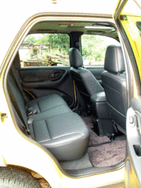 拡大すると後席を畳む様子が解ります
    
    