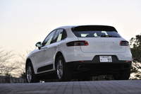 ポルシェ・マカン
    