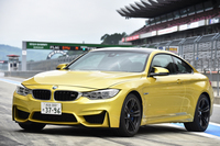BMW M4クーペ