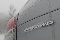 「フォレスター」のテールゲートに誇らしげに飾られている「SYMMETRICAL AWD」のロゴ。この日ほど、このロゴが頼もしく思えた日はなかった。